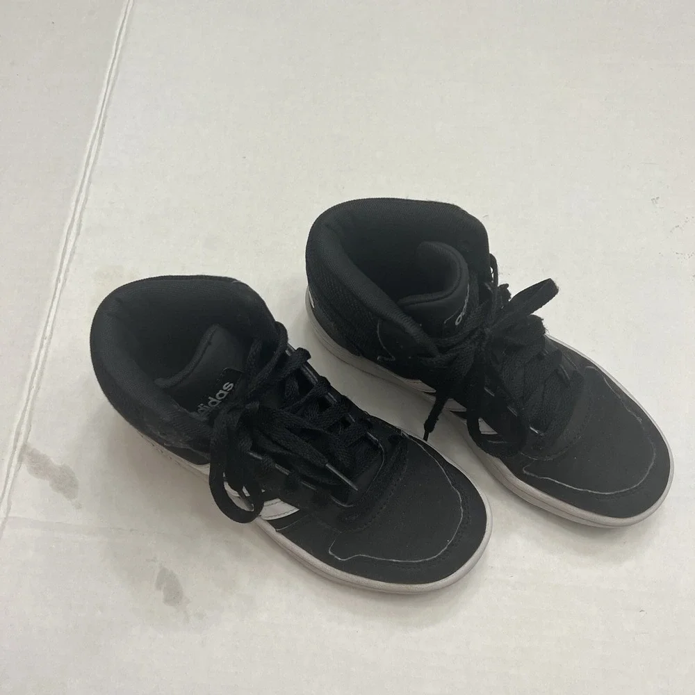 Adidas Kids Hoops 2 FY6468 Black Running Shoes Sneakers Size 2 US Basketball Mid